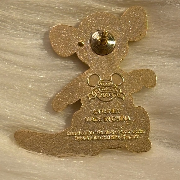 Disney Winnie the Pooh Roo Trading Pin - Picture 3 of 3